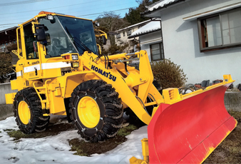 Snow plow in use in Omachi City